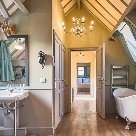 Le Fruit Defendu Hotel