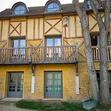 Le Fruit Defendu Bed & Breakfast