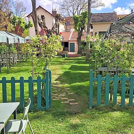 Le Fruit Defendu Bed & Breakfast
